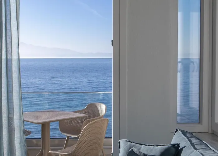 Olive & Sea Luxury スカラ・ソティロス